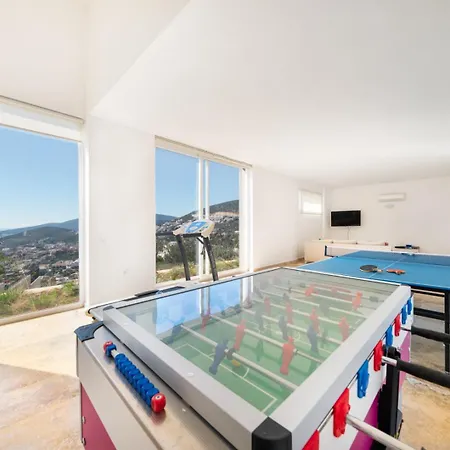 Waratah 4*