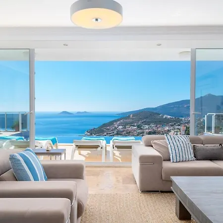Waratah Villa *